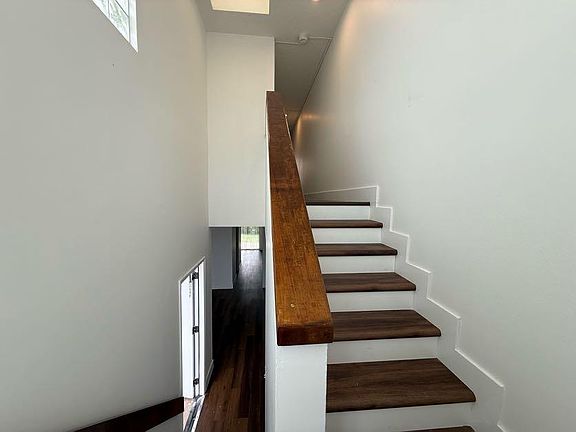 5th image of 5140 ELMHURST Road #B