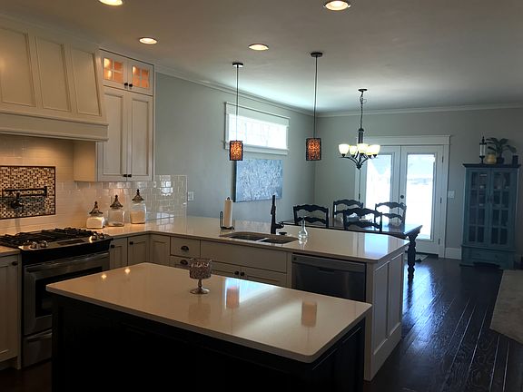5th image of 630 Garnet Dr