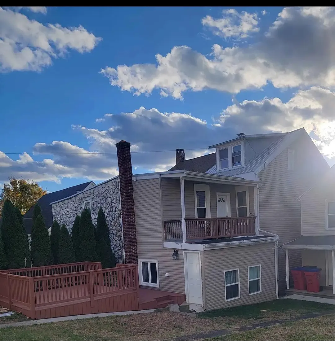 3 bed, 1272 sqft, $1,700 — Photo 2