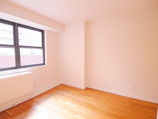 5th image of 225 E 85th St APT 205