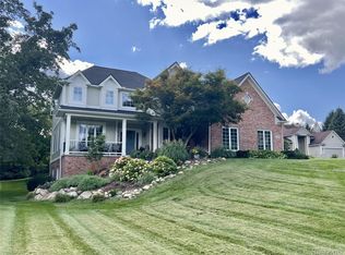 7603 Kingfisher Ct, Dexter, MI 48130
