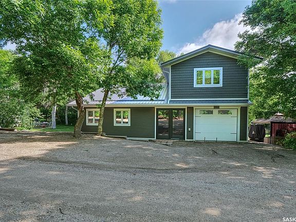 2nd image of 662 Valley DRIVE