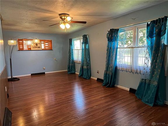 3rd image of 1706 Darst Ave