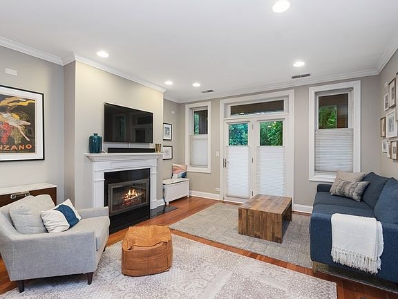 2nd image of 4322 N Ashland Ave APT 2N