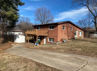 17 Saint George Dr, Belleville, IL 62221