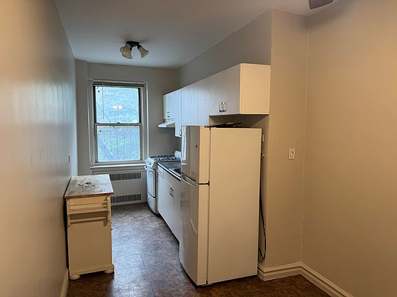 4th image of 41-20 46th St APT 3G