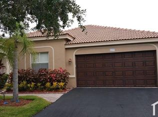 1077 Tupelo Way, Weston, FL 33327