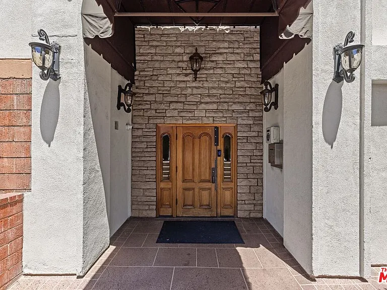 12801 Moorpark St #206 — Photo 35