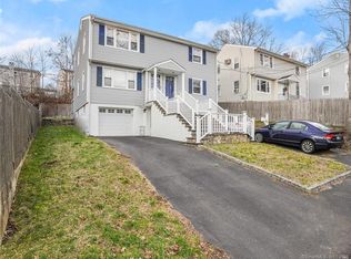 2 Truman Ct, Norwalk, CT 06854