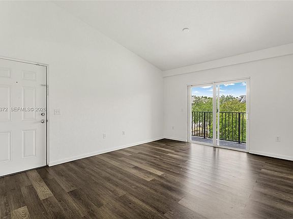 4th image of 15410 SW 284th St #8301