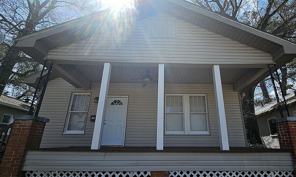 1st image of 120 Reagan St