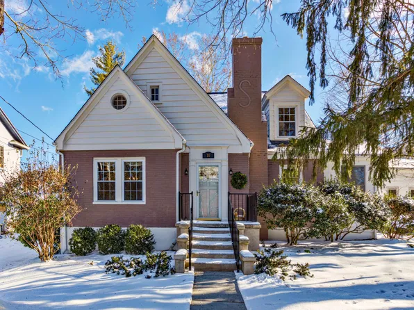 10 Westside Ct, Lexington, VA 24450