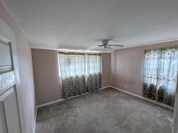 4th image of 3313 E Fairmount St