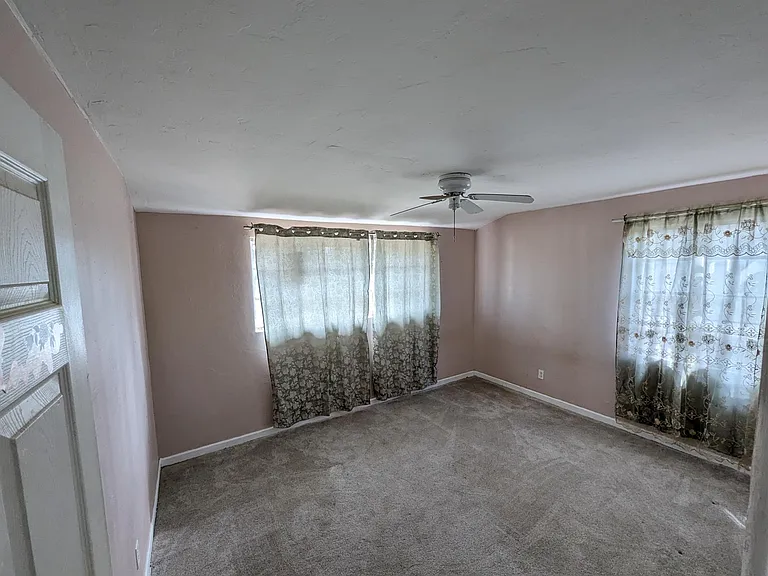 3313 E Fairmount St — Photo 4
