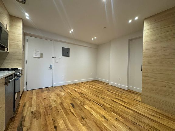 5th image of 1079 Fulton St #3C