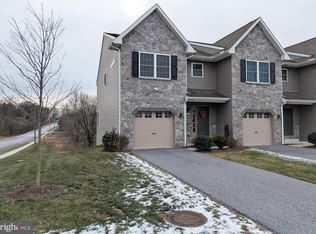 327 Melbourne Ln, Mechanicsburg, PA 17055
