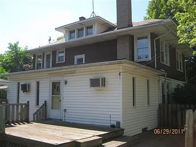 3rd image of 261 Norton Ave