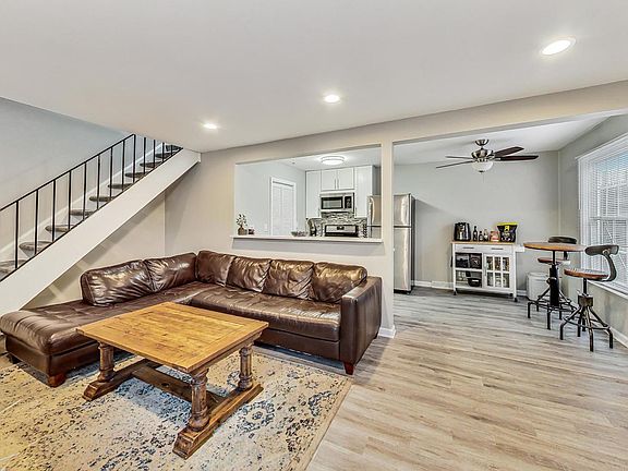 4th image of 419 Sidney Ave Unit B