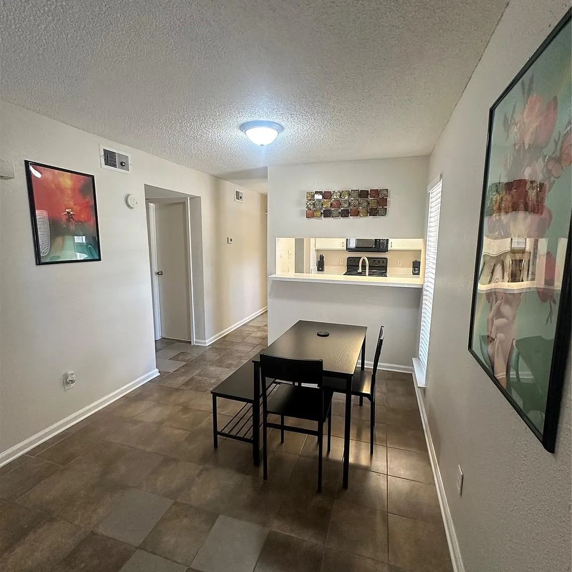 1 bed, 1.0 bath, 804 sqft, $1,200 — Photo 1