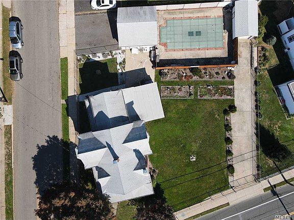 3rd image of 430 Front St
