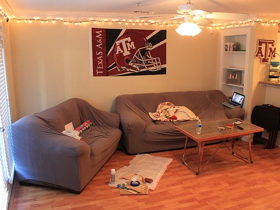 3rd image of 1725 Harvey Mitchell Pkwy S APT 1427