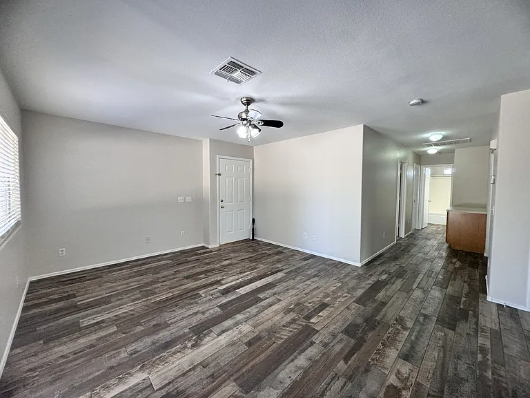 9138 W Ross Ave — Photo 21