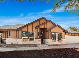 23102 Shady Forest Dr, Elmendorf, TX 78112