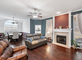 702 High Eagle Dr, Arlington, TX 76001