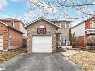22 Porritt St, Barrie, ON