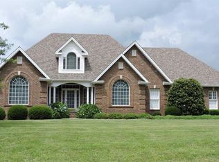 104 Meadow View Dr, Mount Sterling, KY 40353