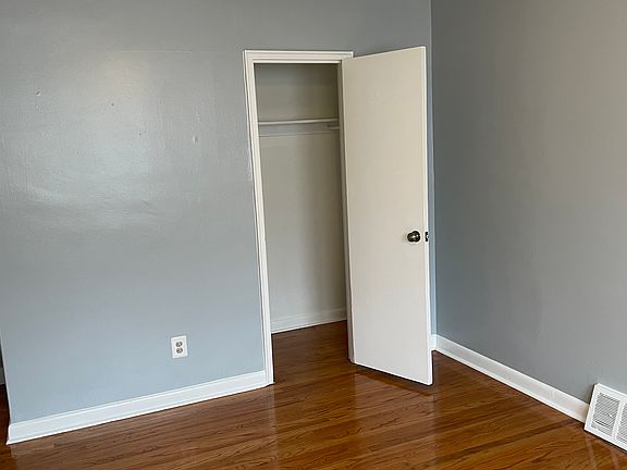 3rd image of 3702 Conshohocken Ave