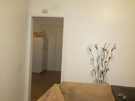 4th image of 202 Belvidere Ave #2