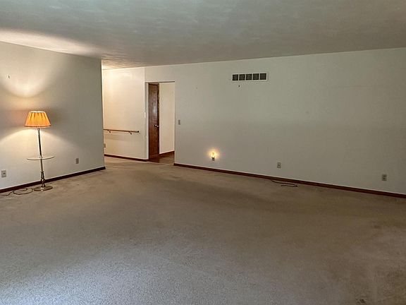 4th image of 524 Kenwick Dr