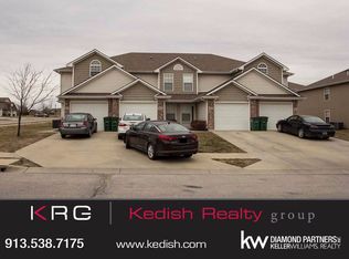 915 SW Imperial Ln, Blue Springs, MO 64064