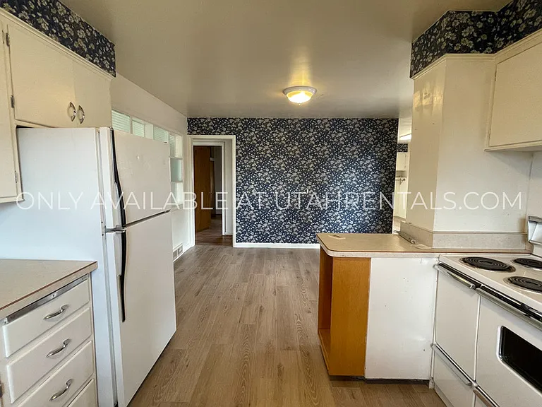 158 W 500 N — Photo 14