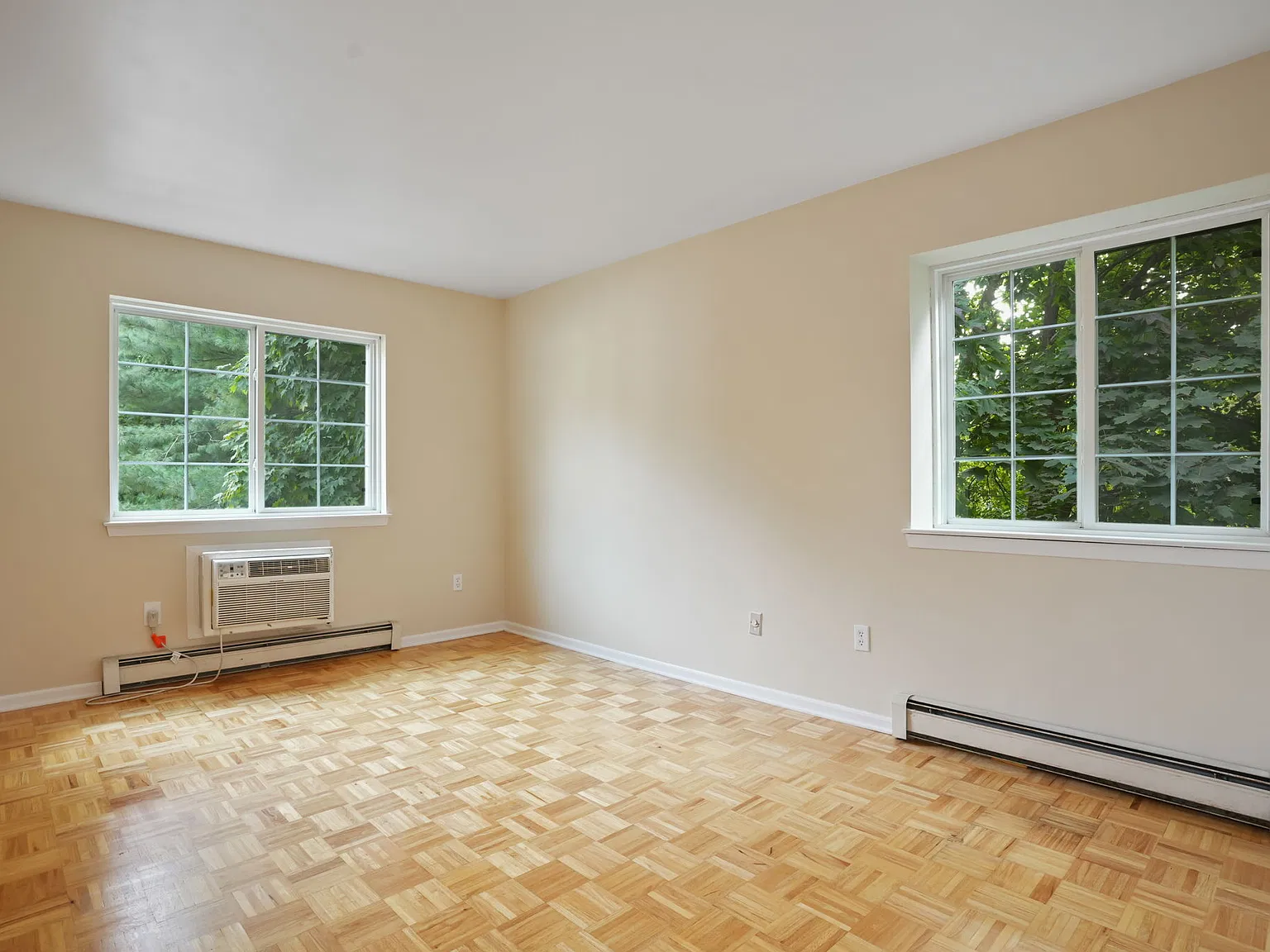 1 bed, 740 sqft, $1,900 — Photo 4