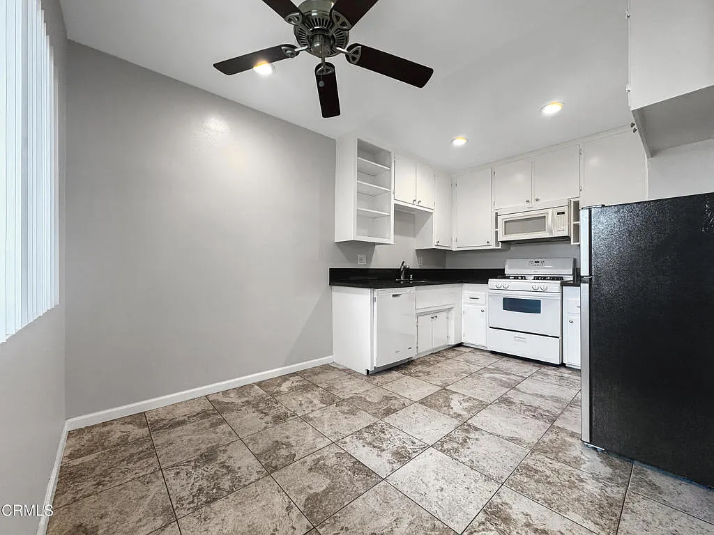 2 bed, 1.0 bath, 850 sqft, $2,495 — Photo 4
