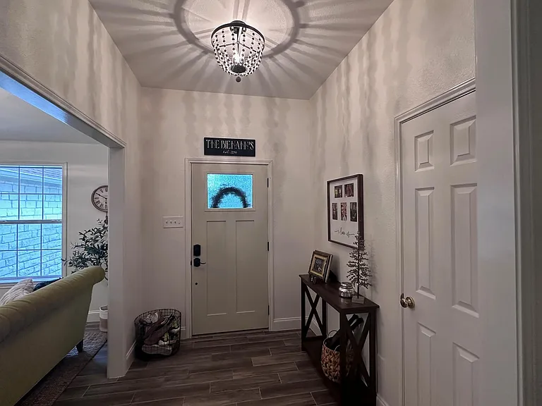 460 Tahitian Dr — Photo 2