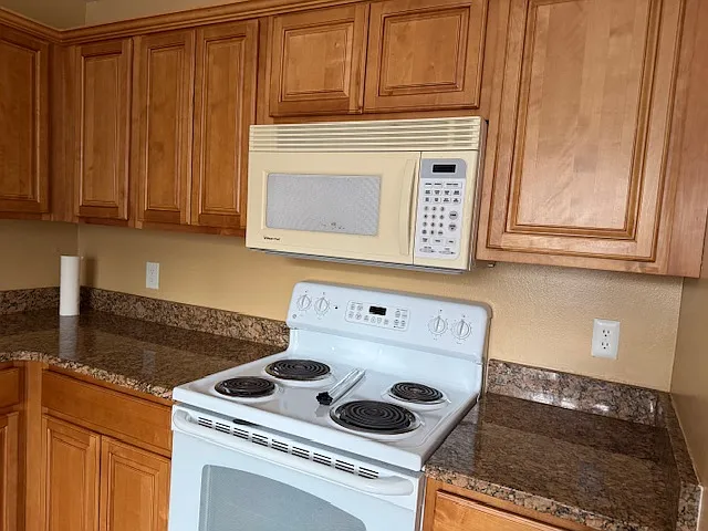 5304 Clubside Dr — Photo 6