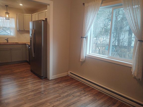 4th image of 312 32nd Ave N
