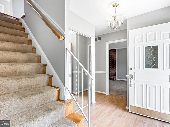 2nd image of 1605 Honeysuckle Dr