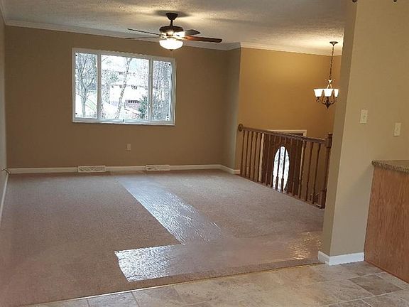 4th image of 323 Jenny Lynn Dr