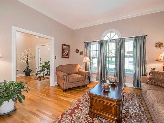 5th image of 237 Park Lakes Dr