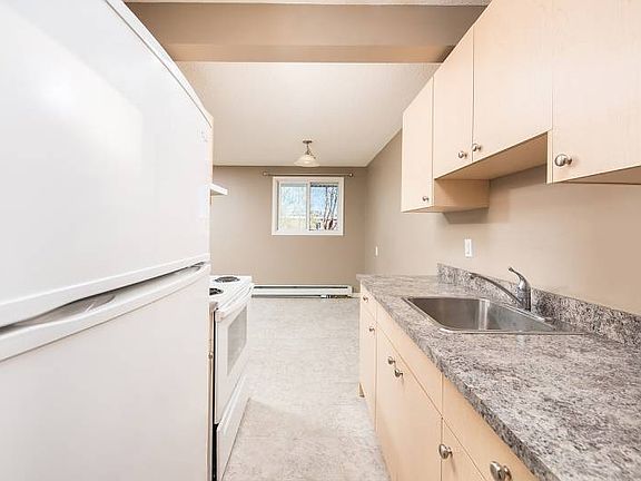 4th image of 11919 102nd St NW