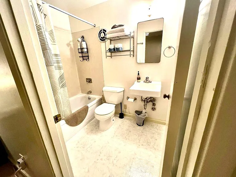 2500 N 45th St #1 — Photo 14