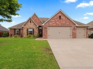 5615 Cooper Ct, Bartlesville, OK 74006