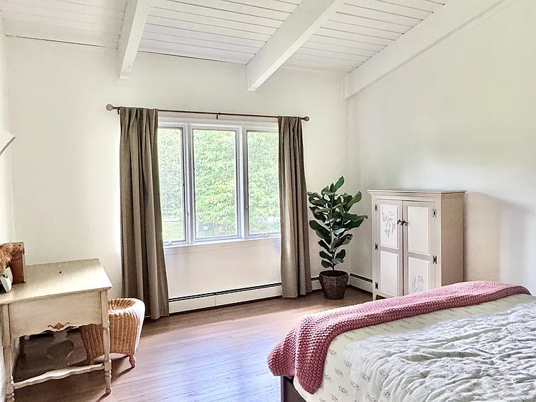 1430 Carrington Ln — Photo 18