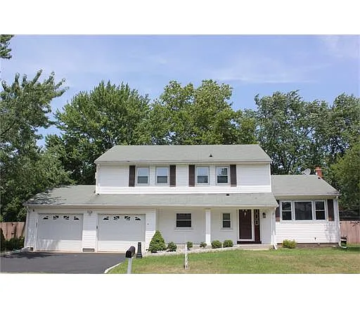 37 Frost Ave E photo 1