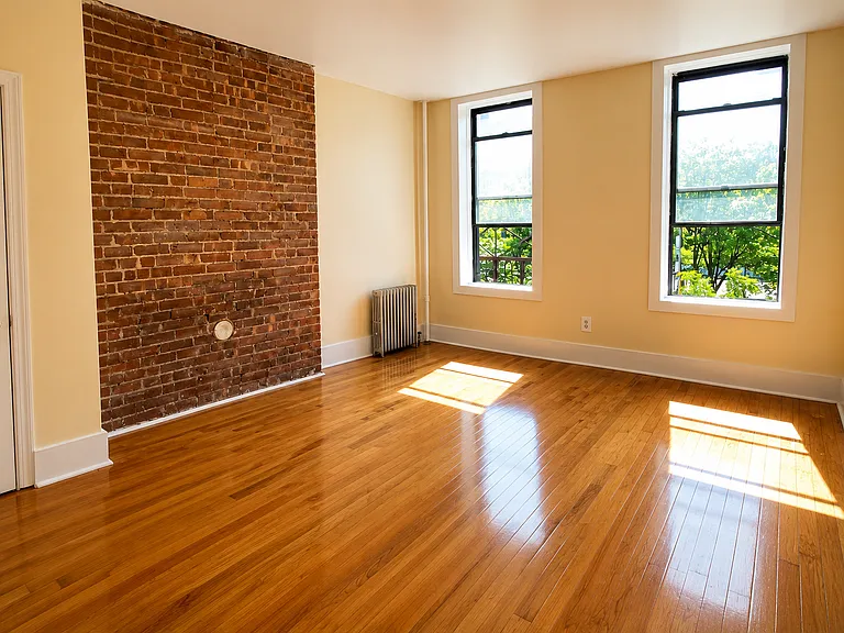 693 10th Ave #3FN — Photo 1