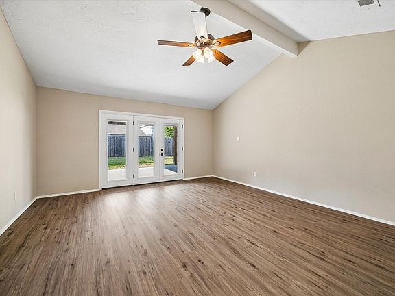 4th image of 9807 Sparrow St